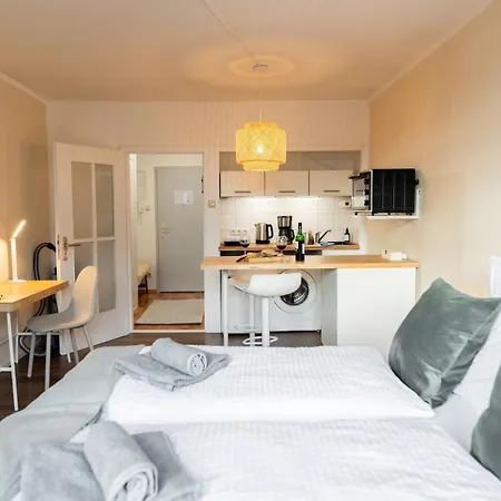 Business Fussgaengerzone Mit Parkplatz & Kueche Apartmán